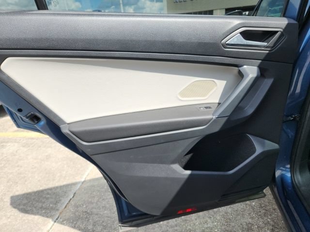 Used 2020 Volkswagen Tiguan SE w/ Panoramic Sunroof Package FWD image 21