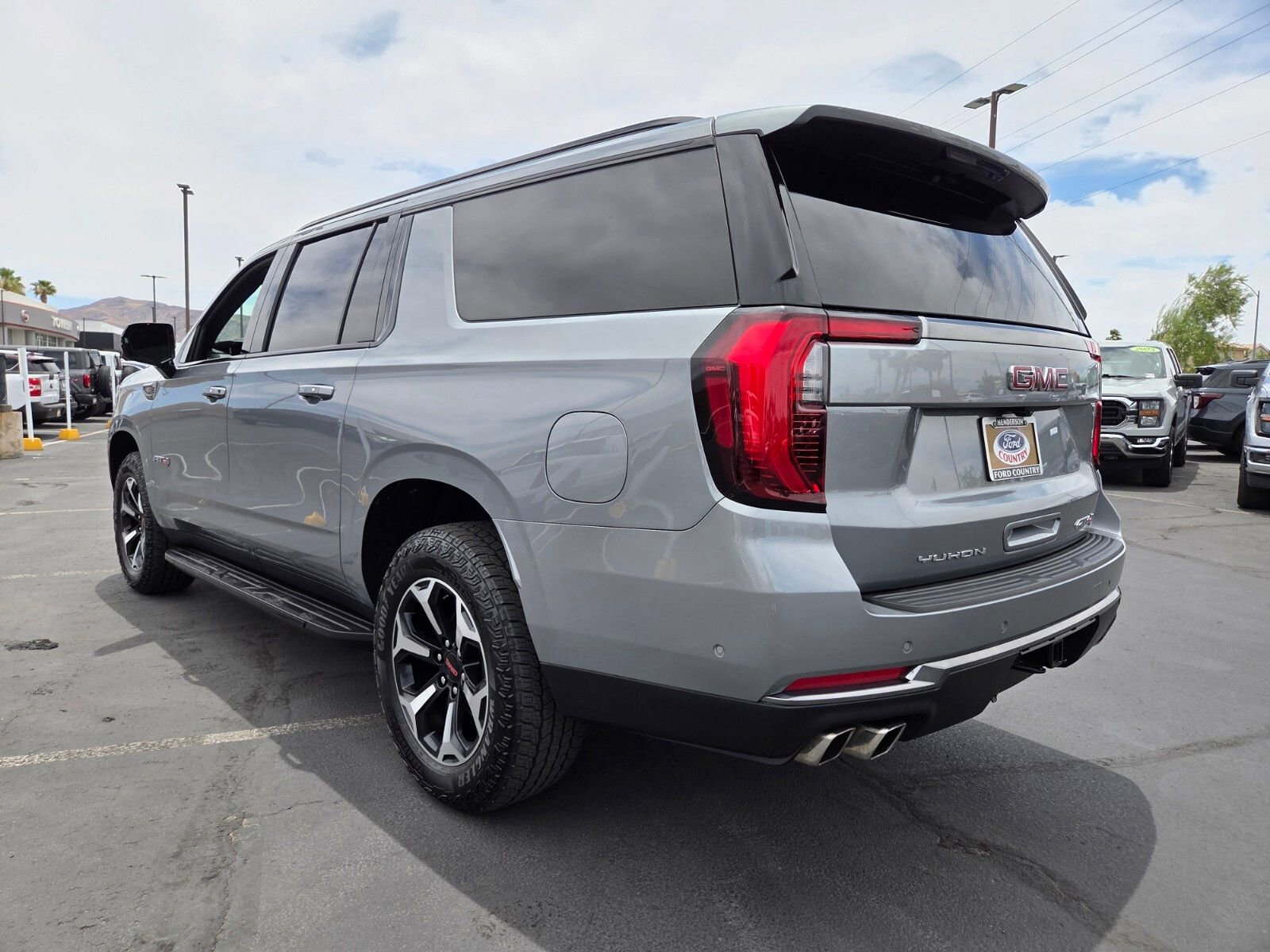 Used 2026 GMC Yukon XL AT4 w/ LPO, Floor Liner Package AWD/4WD image 4