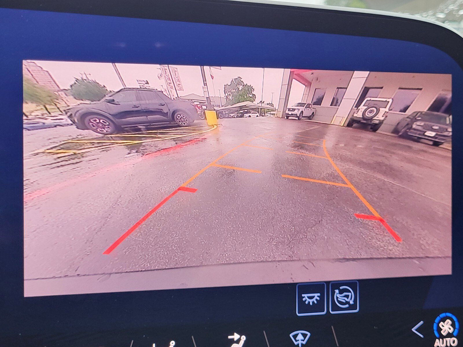 Used 2025 Chevrolet Equinox EV LT image 21