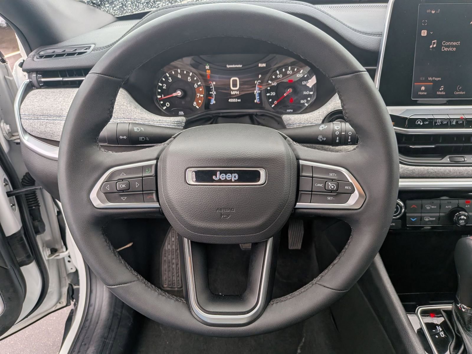 Used 2025 Jeep Compass Latitude w/ Sun & Sound Group AWD/4WD image 19