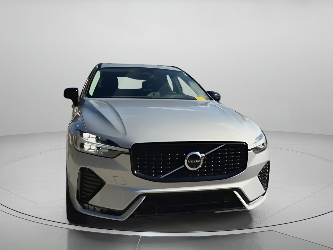 Used 2025 Volvo XC60 B5 Plus image 32