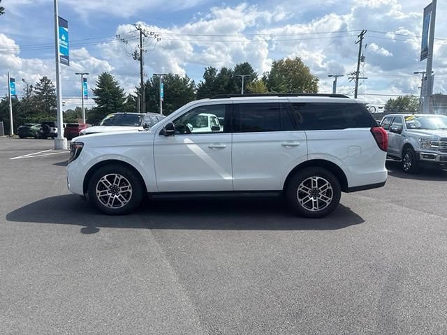Certified 2025 Ford Expedition Active AWD/4WD image 4
