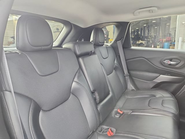 Used 2020 Jeep Cherokee Limited AWD/4WD image 28