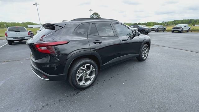 Used 2025 Chevrolet Trax LT w/ Driver Confidence Package image 7