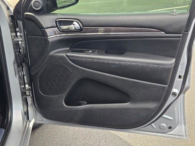 Used 2019 Jeep Grand Cherokee Overland image 6