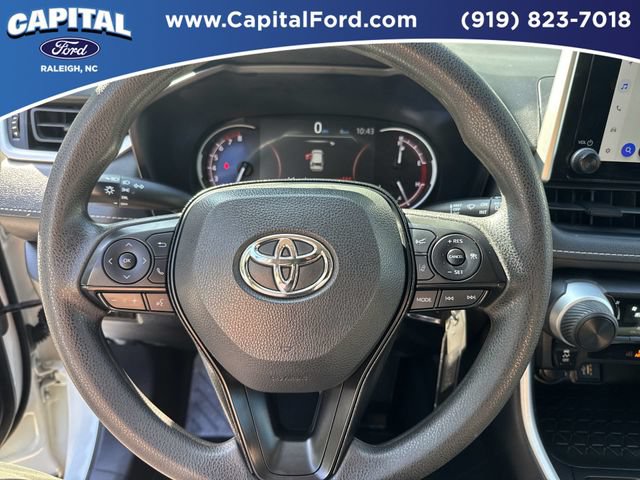 Used 2025 Toyota RAV4 LE AWD/4WD image 24