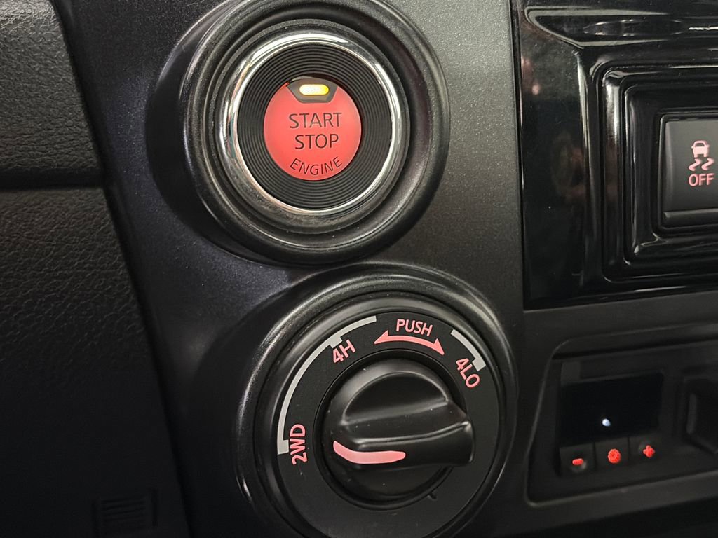 Used 2022 Nissan Titan PRO-4X w/ Pro-4x Convenience Package AWD/4WD image 23