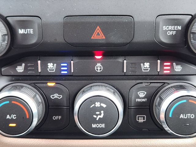 Used 2019 RAM 1500 Laramie AWD/4WD image 25