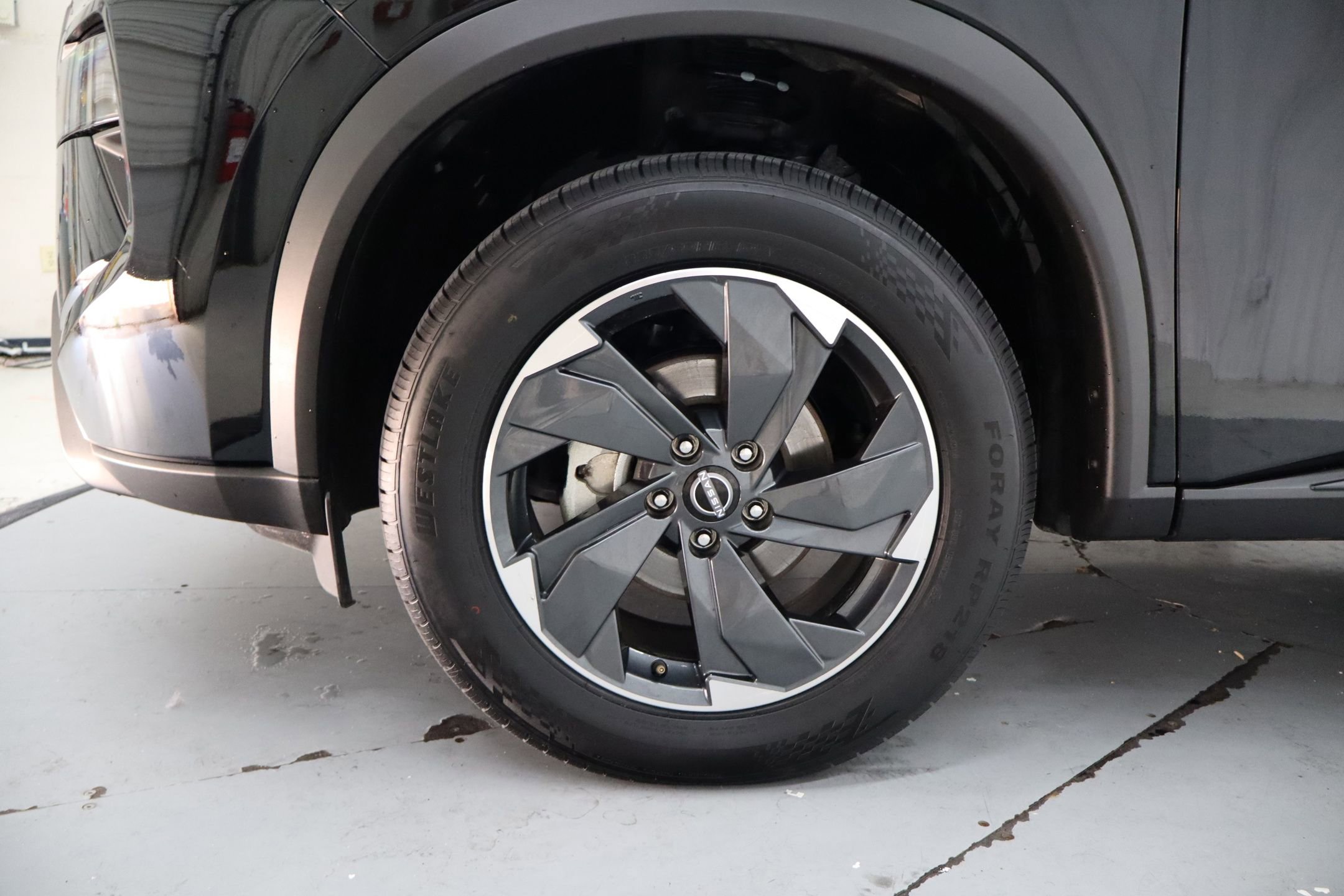 Used 2024 Nissan Rogue SV image 12