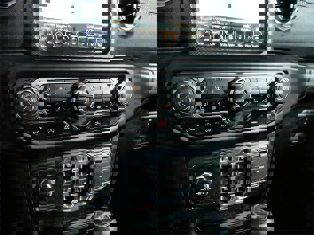 Used 2022 Jeep Wrangler Unlimited Sahara w/ Cold Weather Group image 19