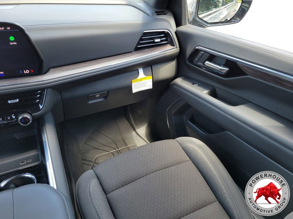 Used 2025 Chevrolet Suburban LS image 22
