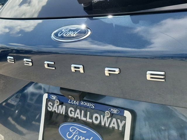 Certified 2020 Ford Escape SE image 11