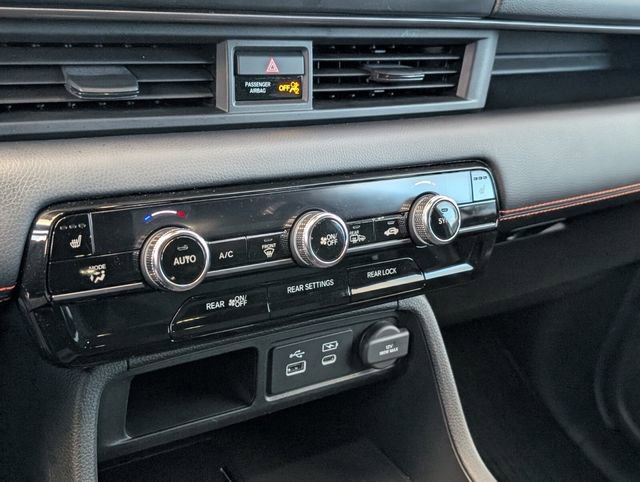 Used 2025 Honda Pilot TrailSport image 18