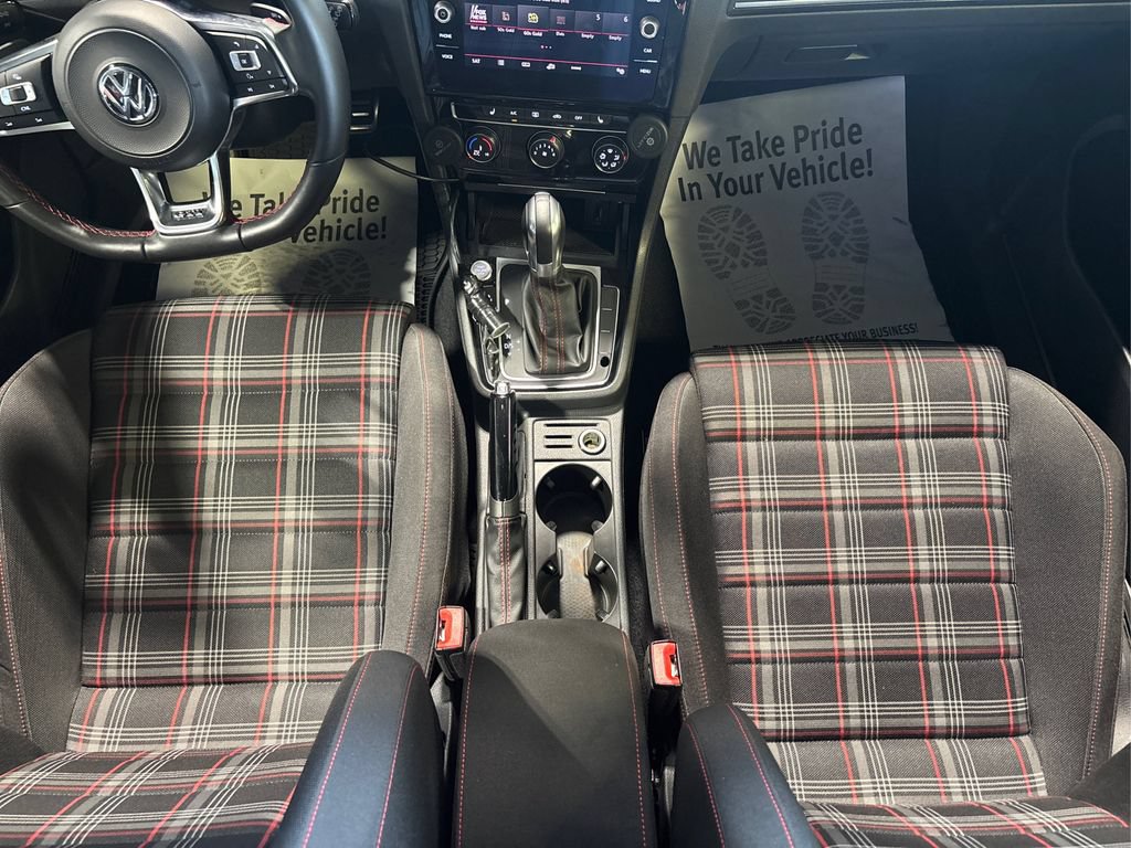 Used 2018 Volkswagen GTI SE FWD image 25