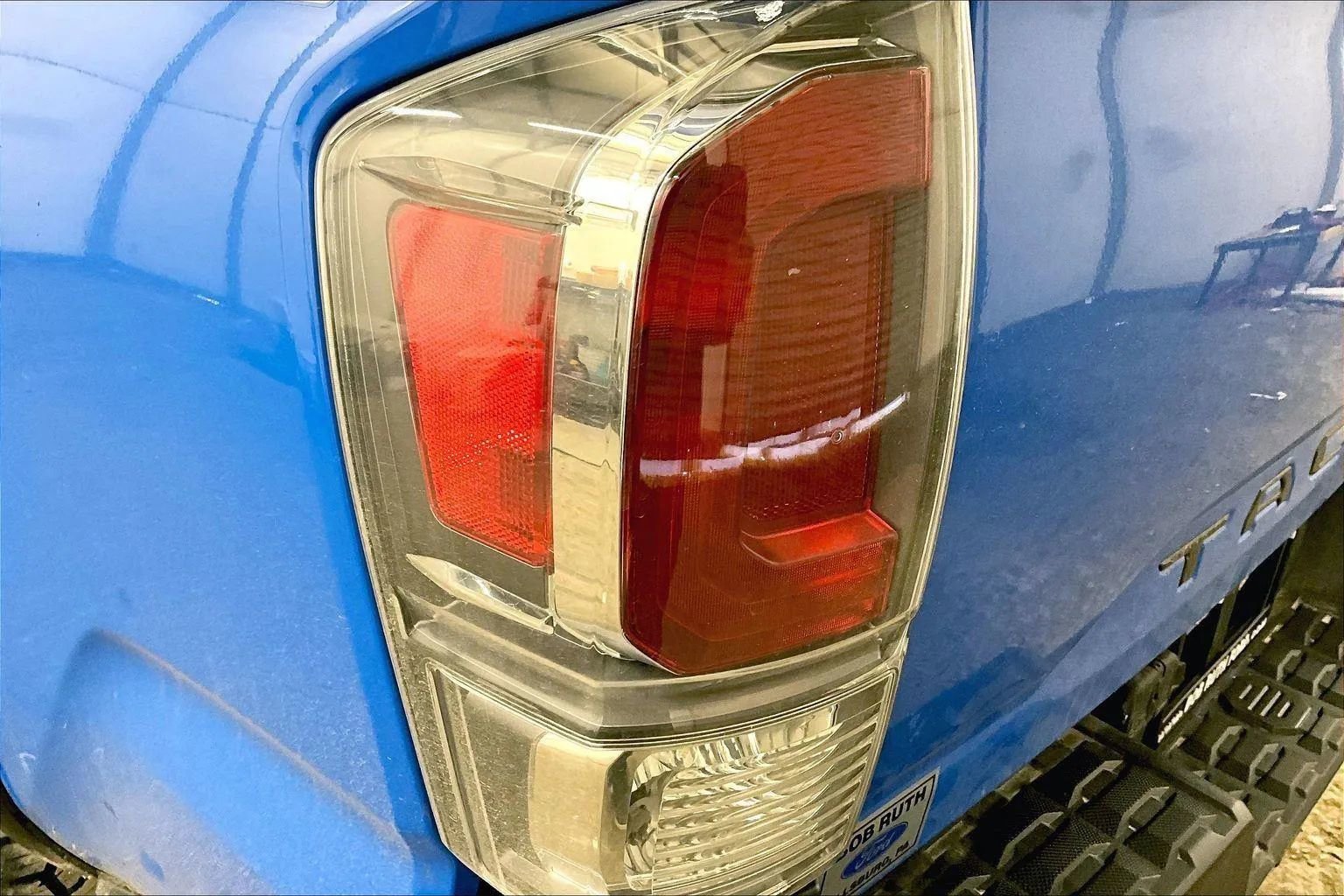 Used 2020 Toyota Tacoma TRD Off-Road w/ Blackout Package image 28