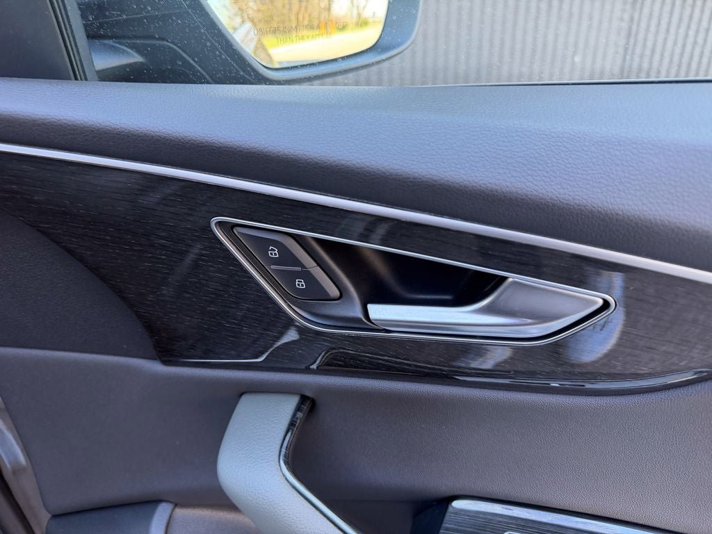 Used 2019 Audi Q8 Prestige w/ Towing Package AWD/4WD image 36