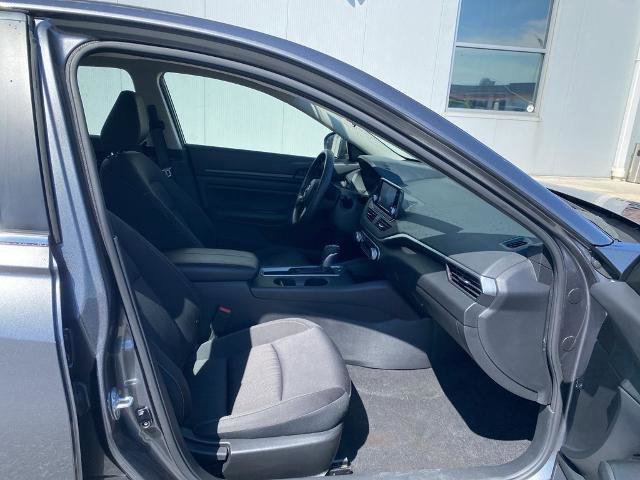 Used 2024 Nissan Altima 2.5 S FWD image 8