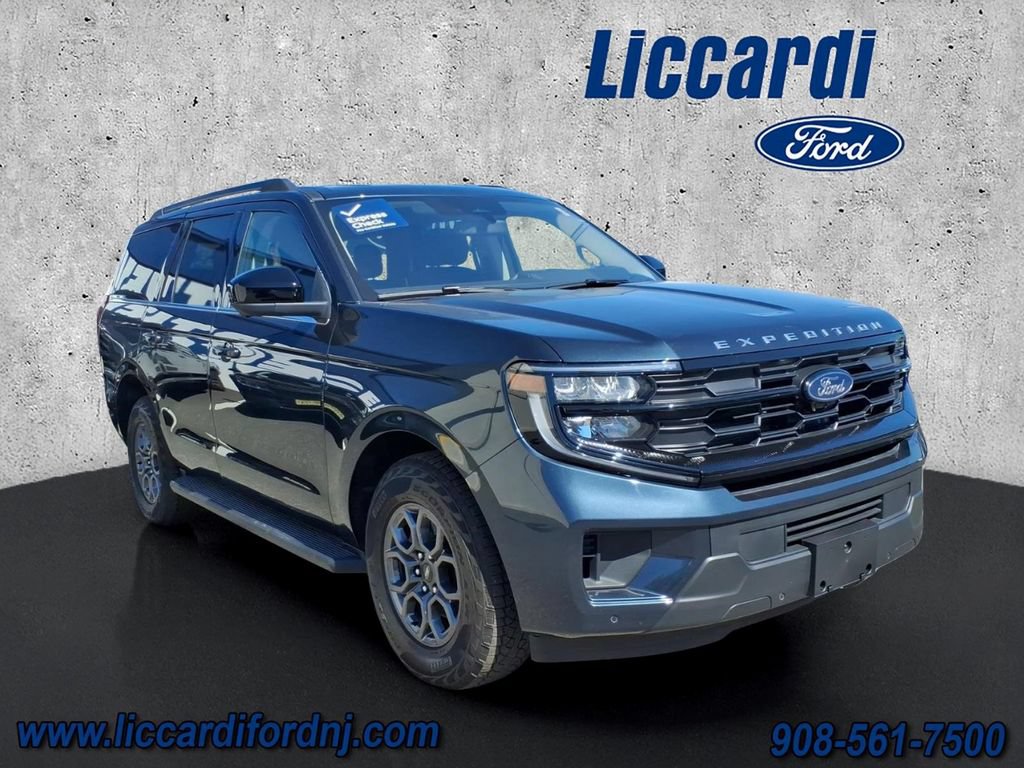 Certified 2025 Ford Expedition Active AWD/4WD image 1