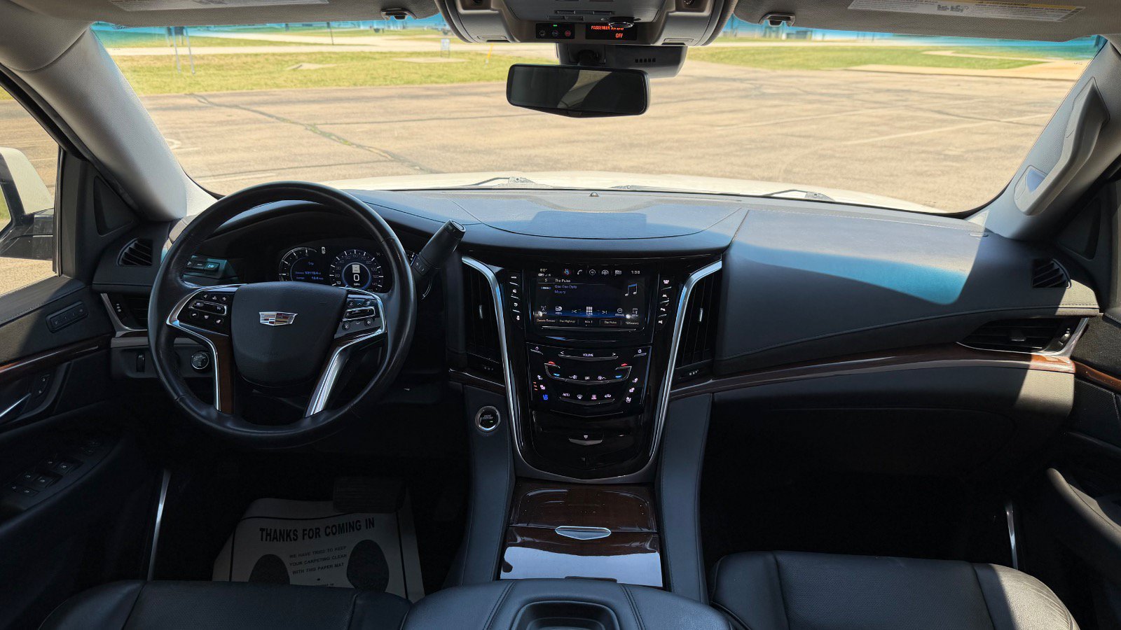 Used 2019 Cadillac Escalade ESV Luxury AWD/4WD image 26