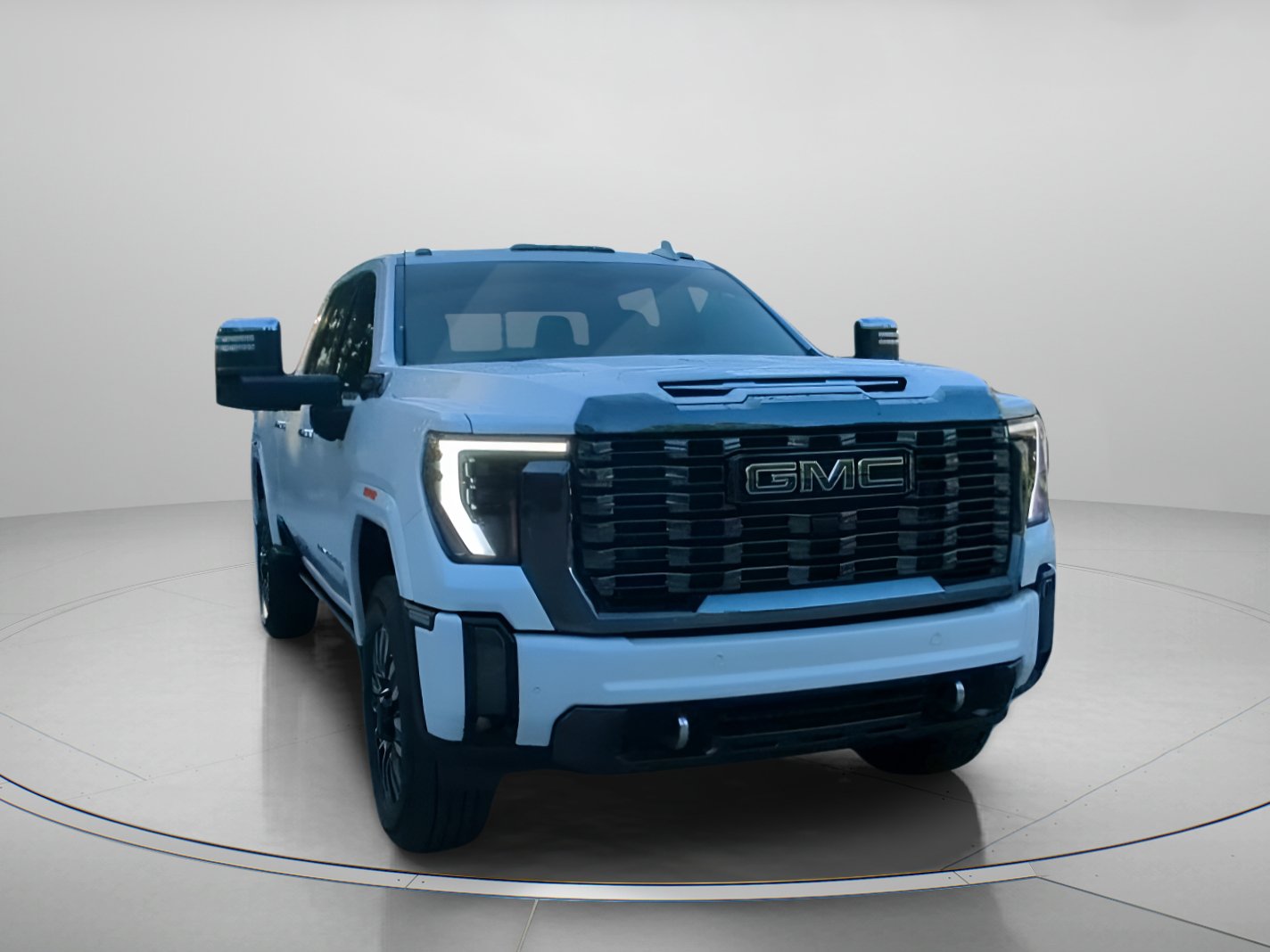Used 2024 GMC Sierra 2500 Denali Ultimate AWD/4WD image 5