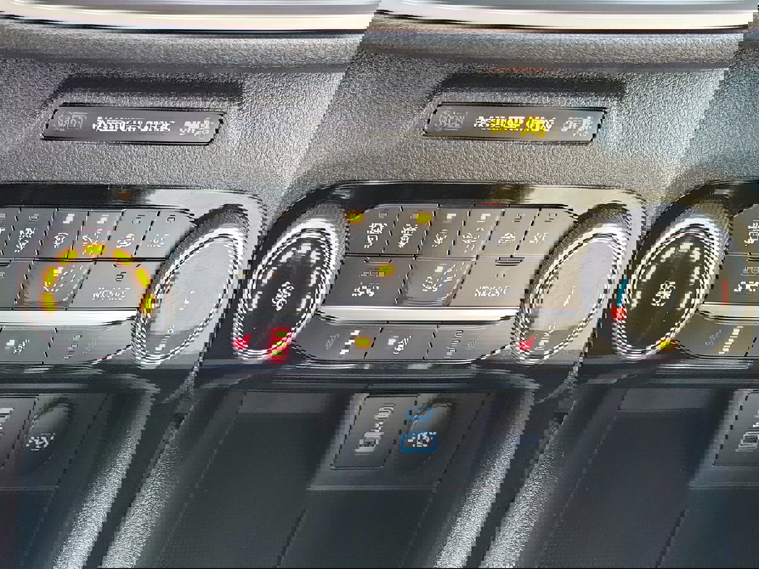 Certified 2022 Ford Escape SE w/ Cold Weather Package image 30