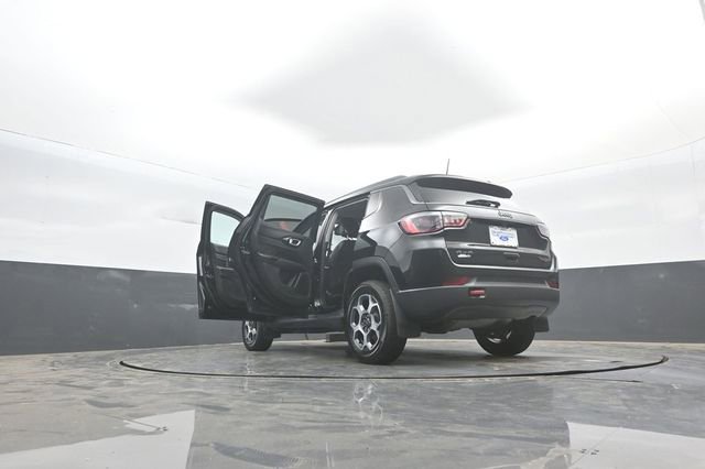Used 2022 Jeep Compass Trailhawk w/ Trailhawk Convenience Group AWD/4WD image 45