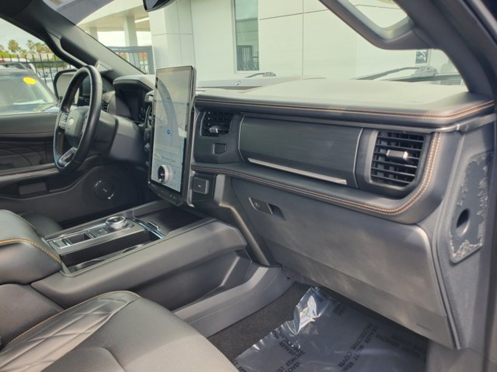 Certified 2024 Ford Expedition Max Platinum RWD image 37