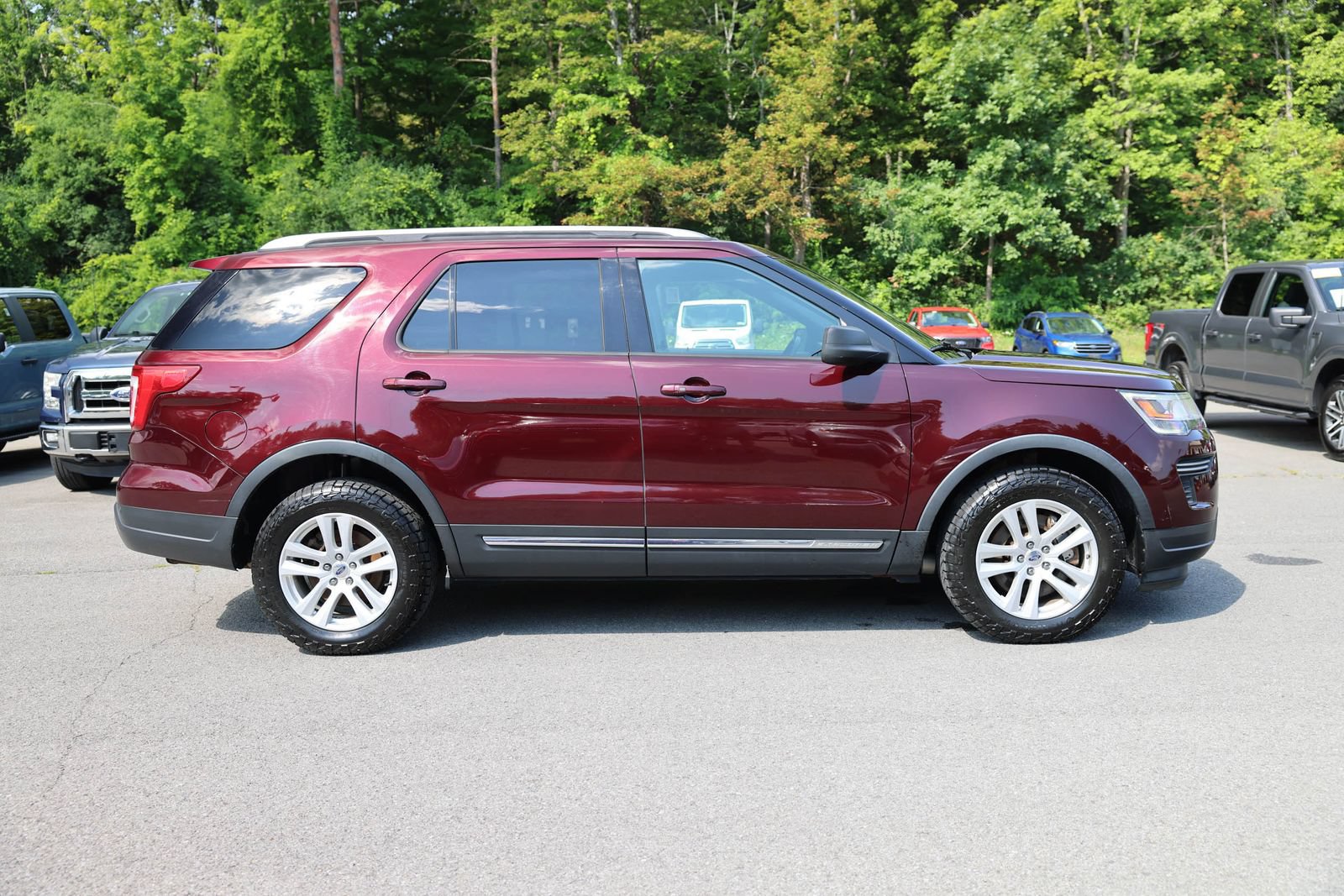 Certified 2018 Ford Explorer XLT AWD/4WD image 7