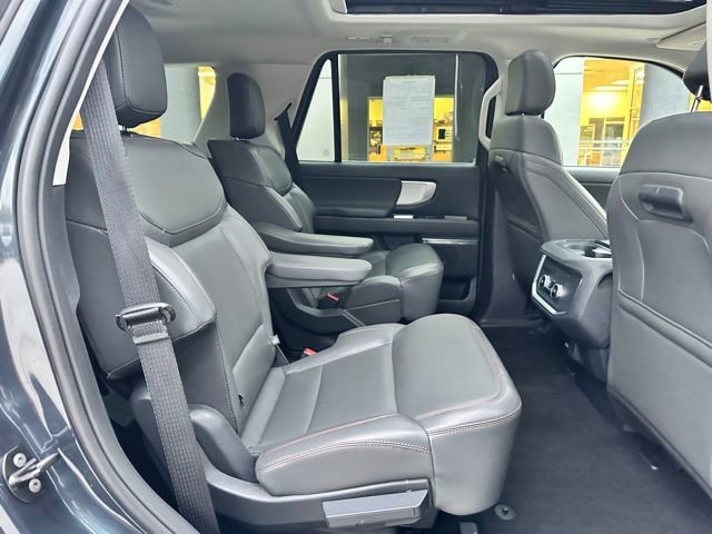 Certified 2025 Ford Expedition Active AWD/4WD image 47