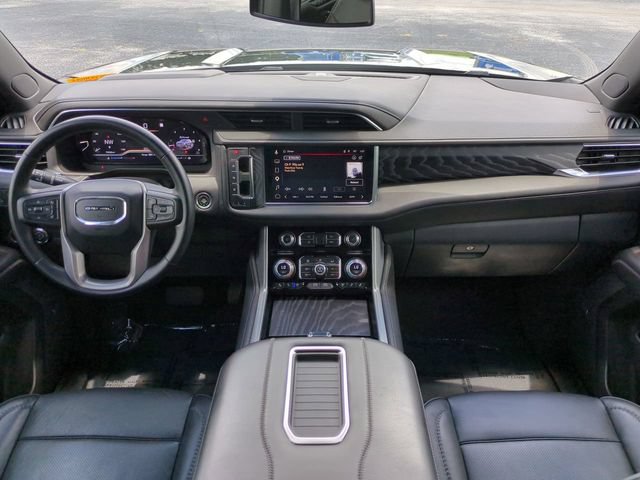 Used 2023 GMC Yukon XL Denali AWD/4WD image 17