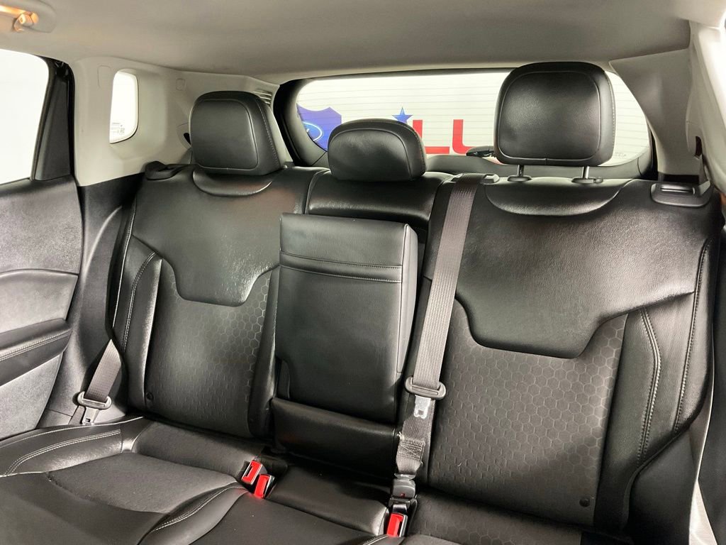 Used 2020 Jeep Compass Latitude FWD image 11