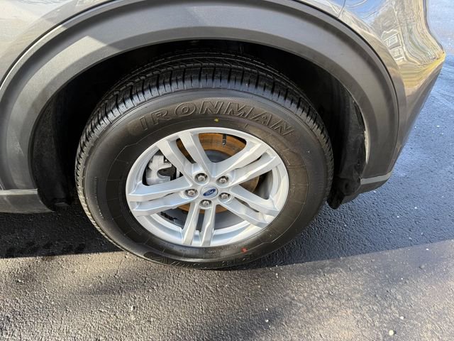 Certified 2022 Ford Explorer XLT w/ Equipment Group 202A image 28