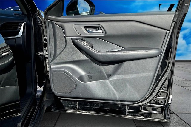 Used 2024 Nissan Rogue SV image 22