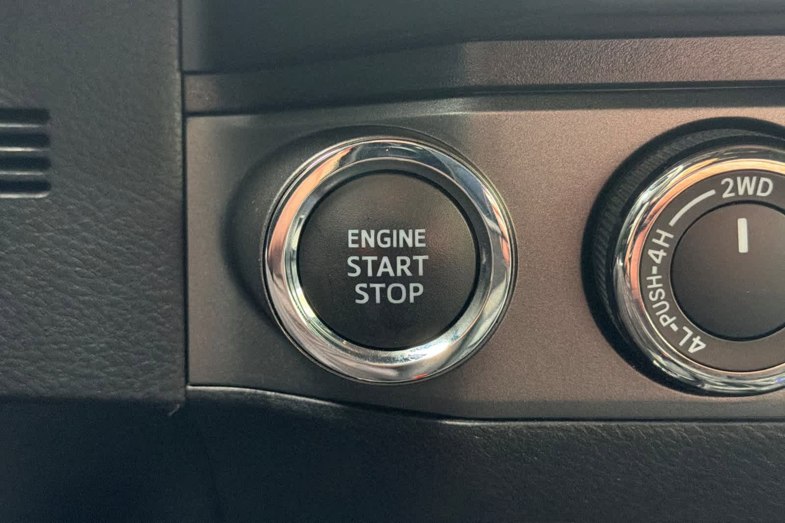 Used 2020 Toyota Tacoma TRD Off-Road w/ Technology Package AWD/4WD image 20