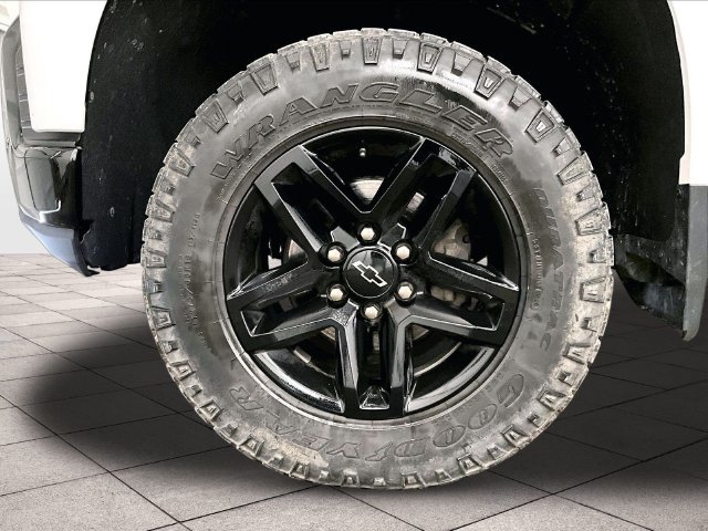 Used 2020 Chevrolet Silverado 1500 Custom Trail Boss w/ Custom Convenience Package AWD/4WD image 8