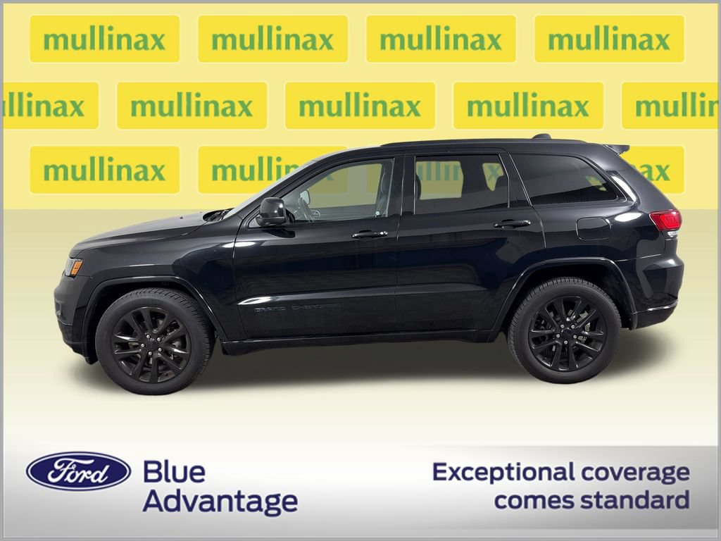 Used 2018 Jeep Grand Cherokee Altitude RWD image 10