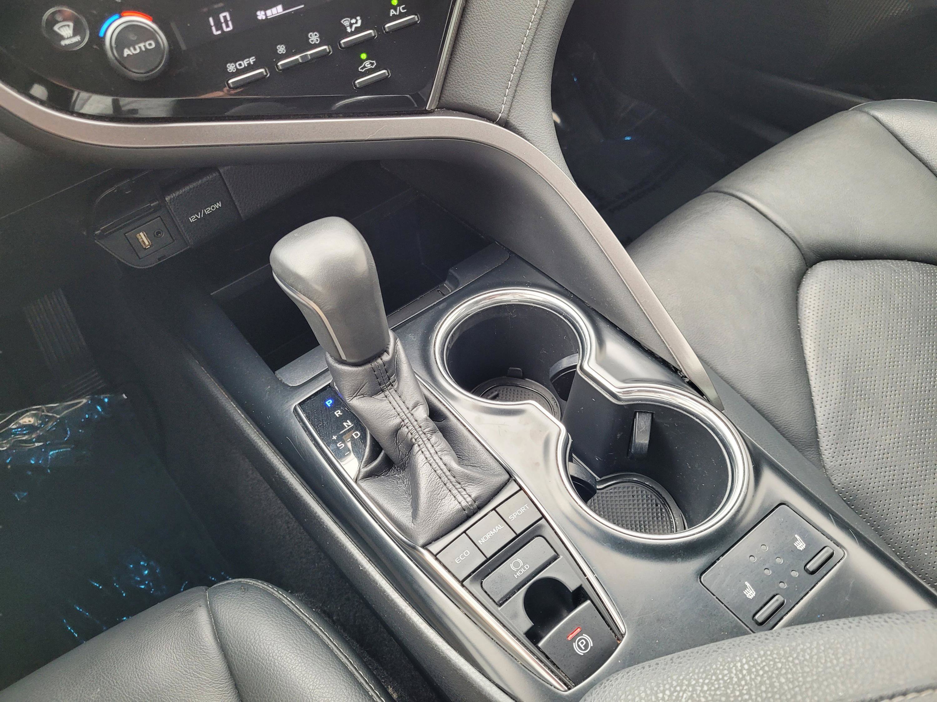 Used 2019 Toyota Camry XSE FWD image 24