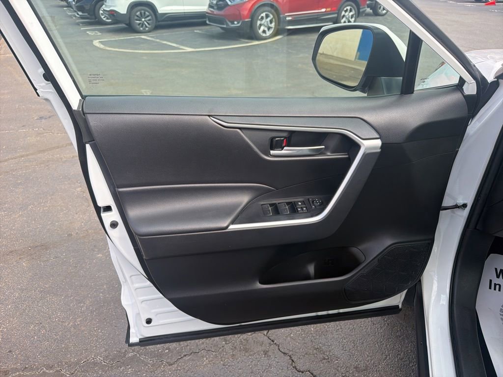 Used 2023 Toyota RAV4 XLE AWD/4WD image 19