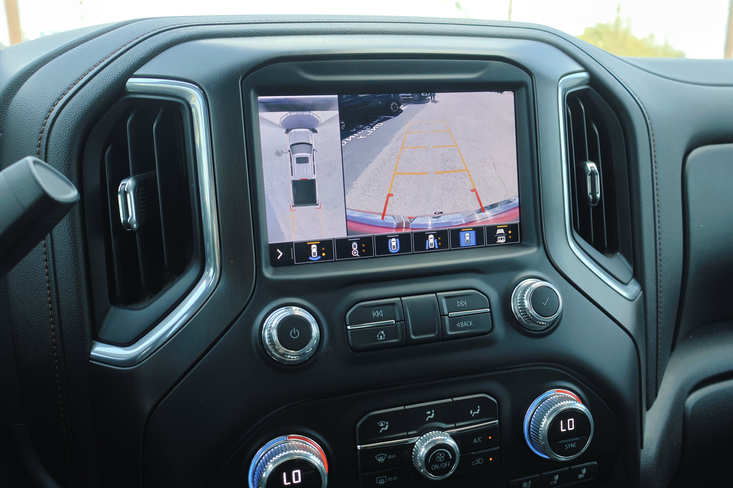 Used 2022 GMC Sierra 1500 AT4 w/ Technology Package image 24