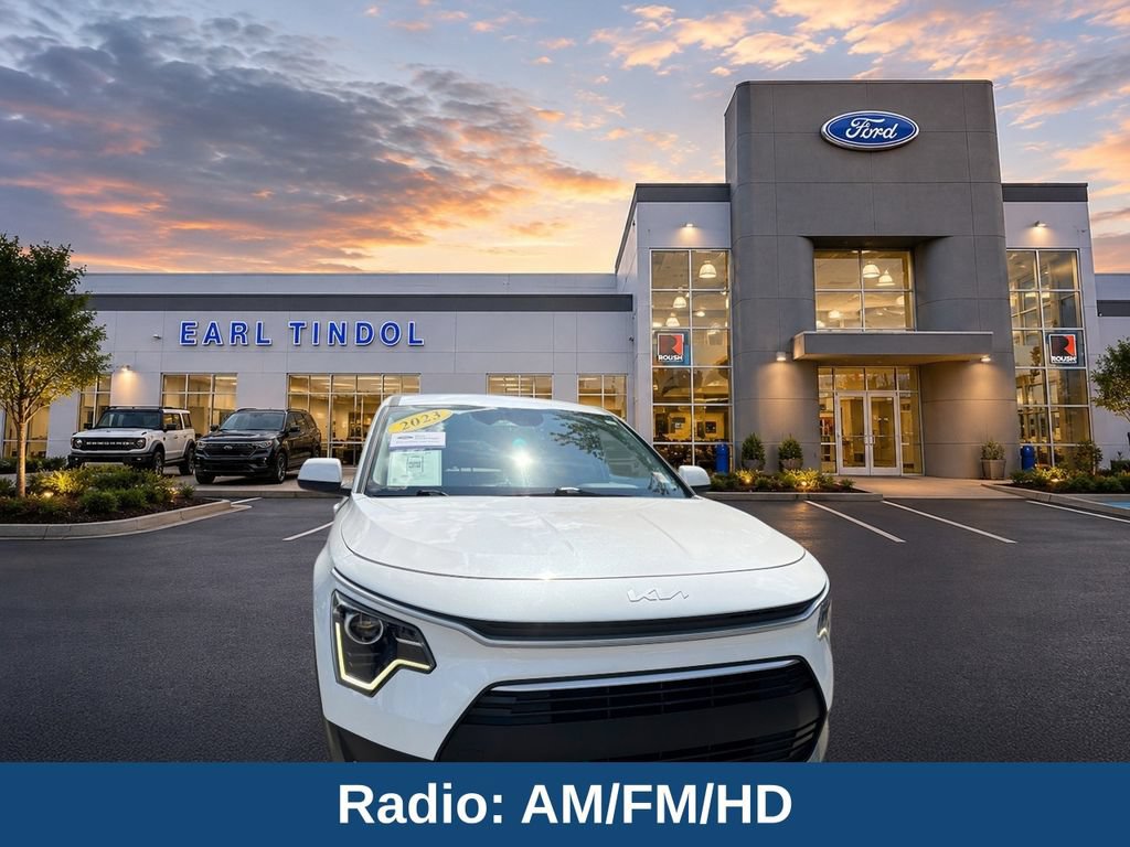 Used 2023 Kia Niro LX FWD image 2