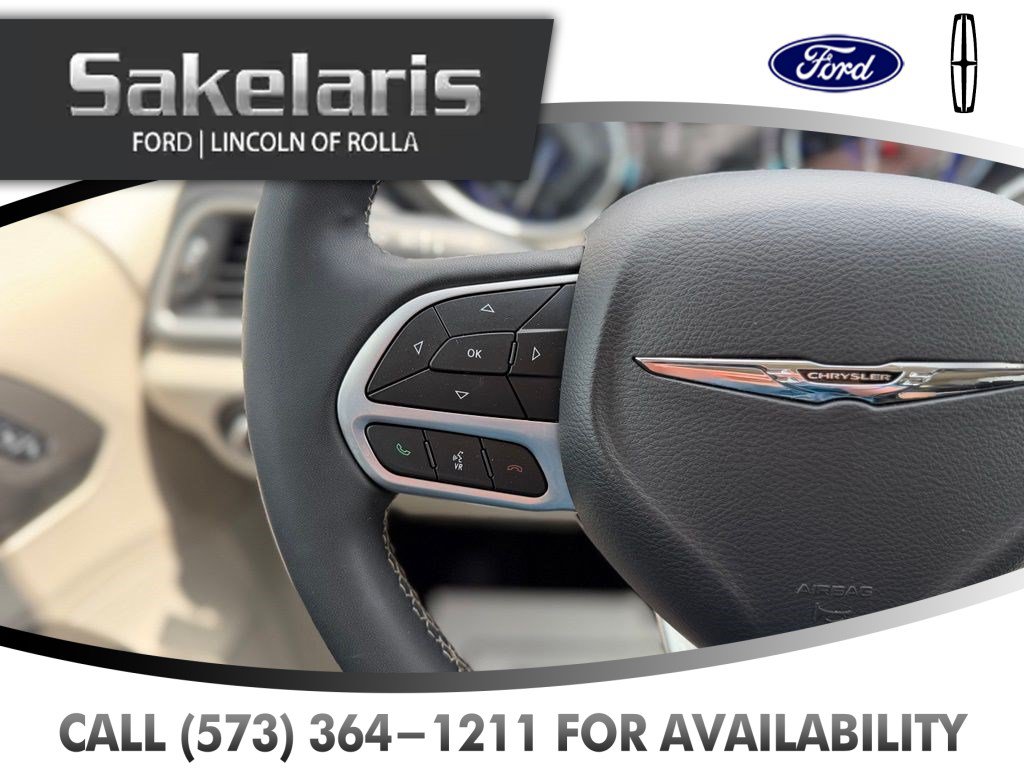 Used 2022 Chrysler Pacifica Touring-L FWD image 17