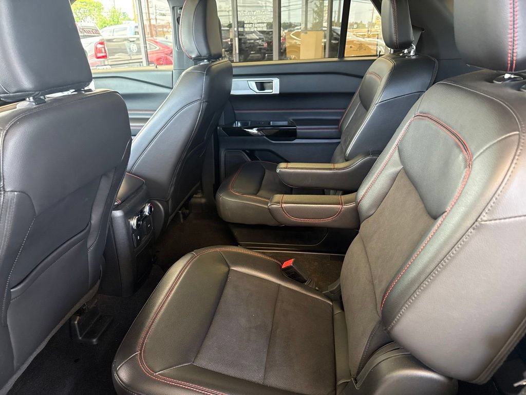 Certified 2024 Ford Explorer ST-Line w/ Class IV Trailer Tow Package AWD/4WD image 15