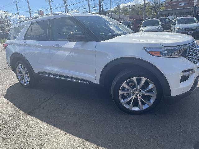 Certified 2022 Ford Explorer Platinum w/ Equipment Group 601A image 4