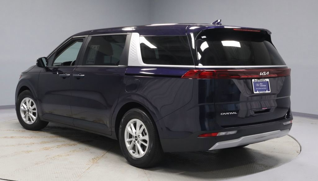 Used 2024 Kia Carnival LX FWD image 8