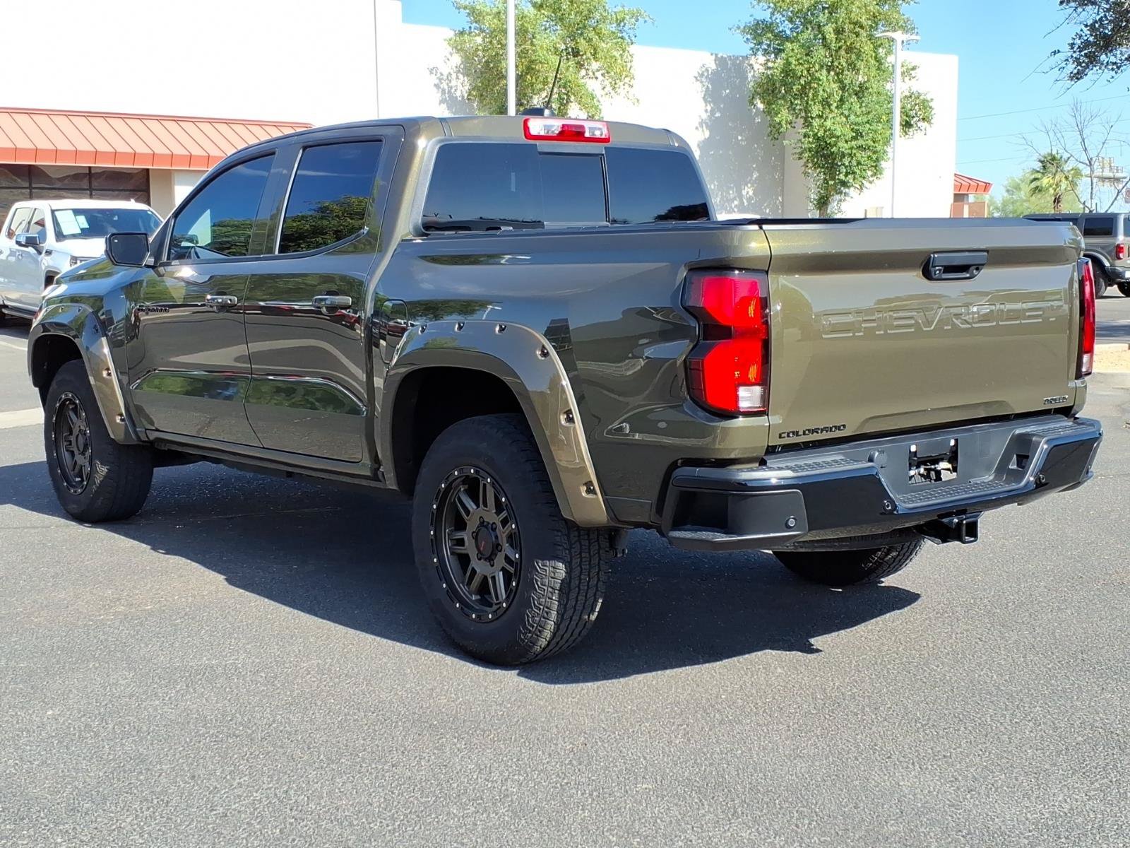 Used 2023 Chevrolet Colorado Z71 w/ Z71 Convenience Package 2 AWD/4WD image 3
