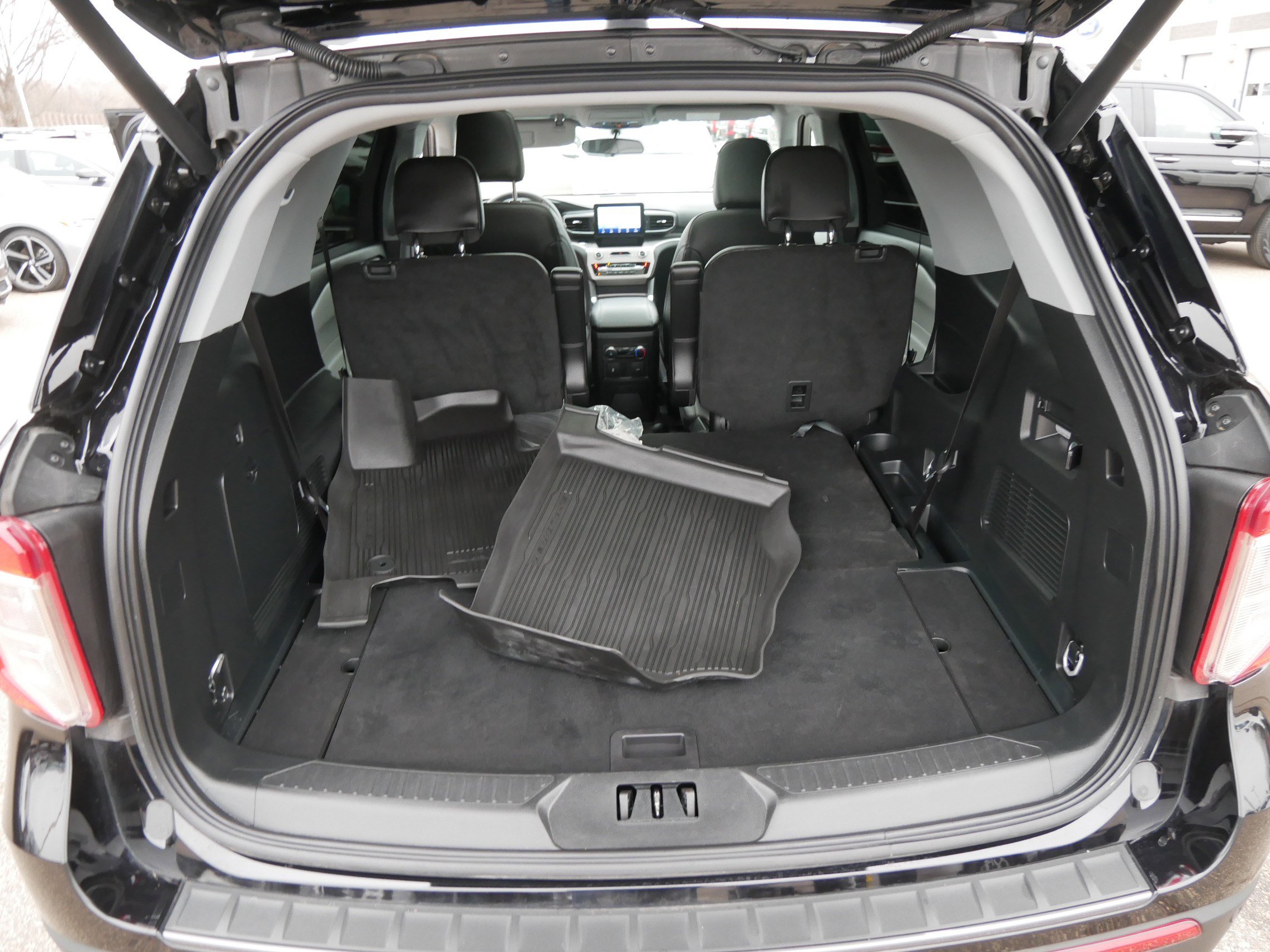 Certified 2024 Ford Explorer XLT w/ Equipment Group 202A image 18