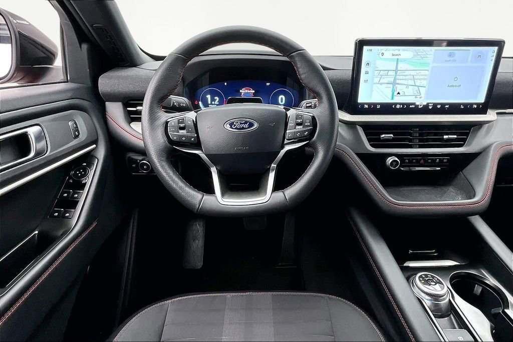Certified 2025 Ford Explorer ST-Line w/ ST-Line Street Pack image 7