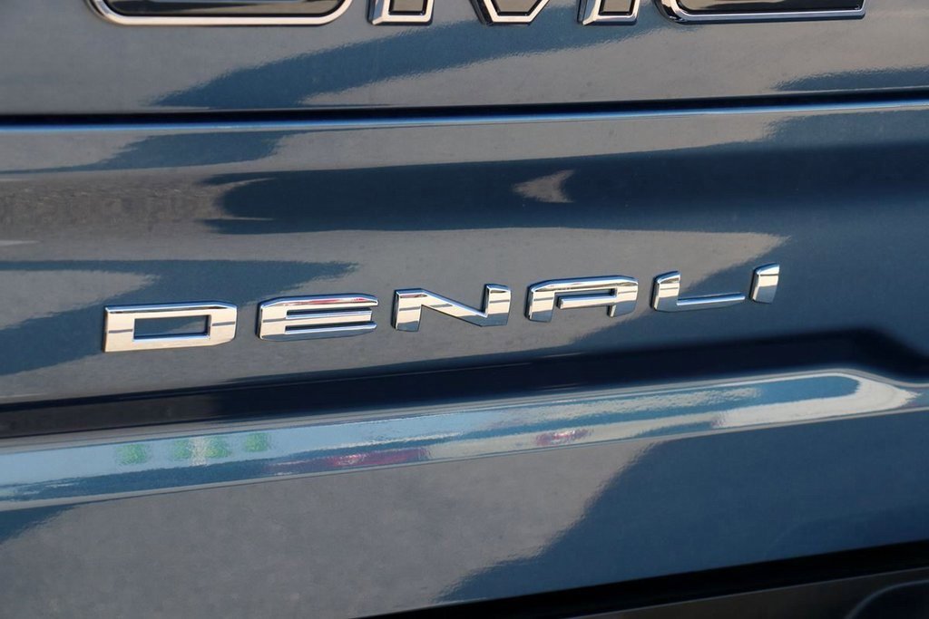 Used 2025 GMC Sierra 1500 Denali Ultimate image 9