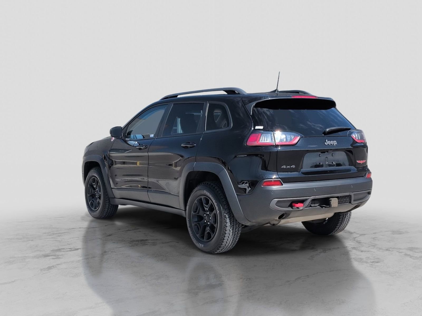 Used 2021 Jeep Cherokee Trailhawk image 5