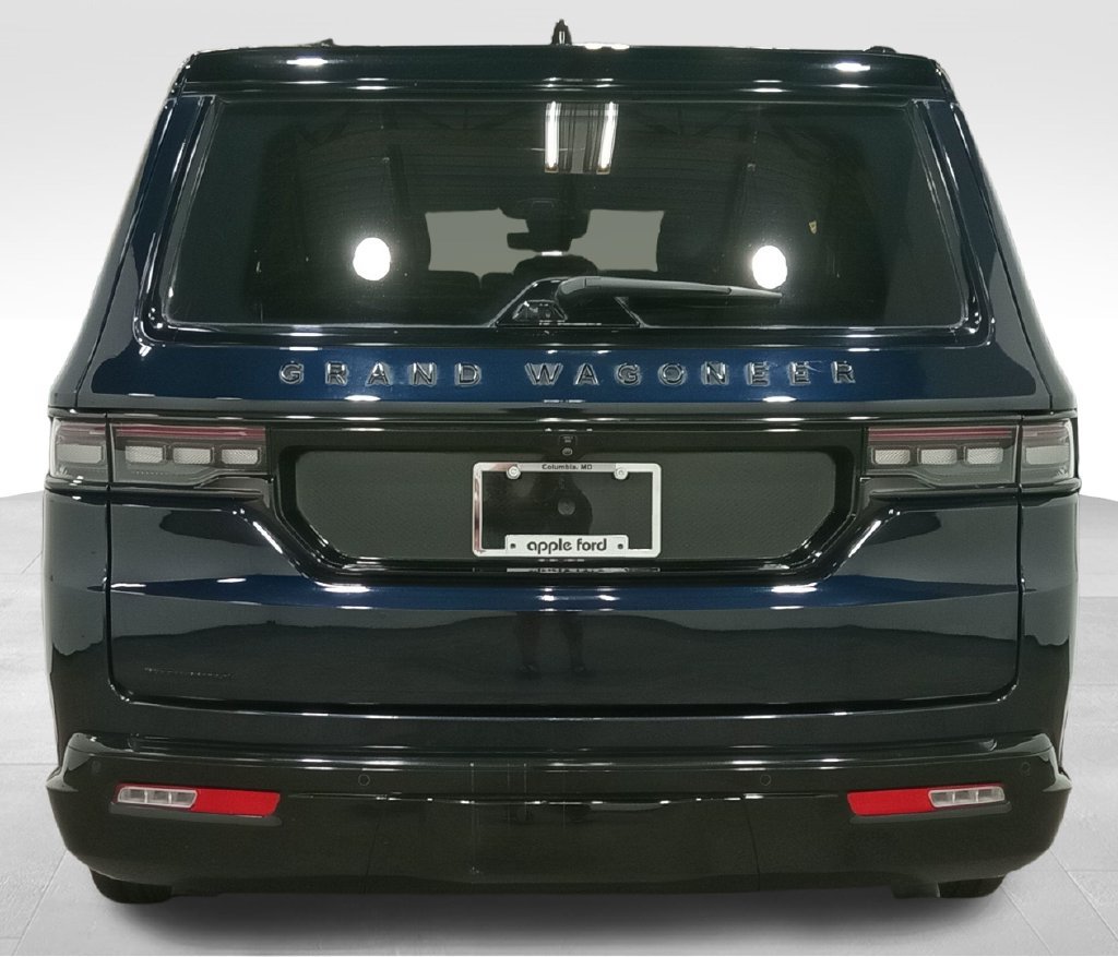 Used 2023 Jeep Grand Wagoneer L Series III w/ Quick Order Packagew 28T AWD/4WD image 4